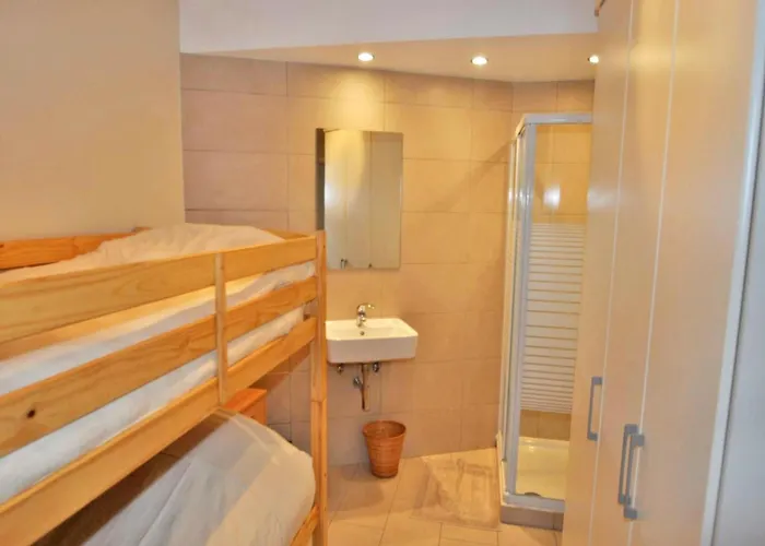 In Near * קנוקה-הייסט